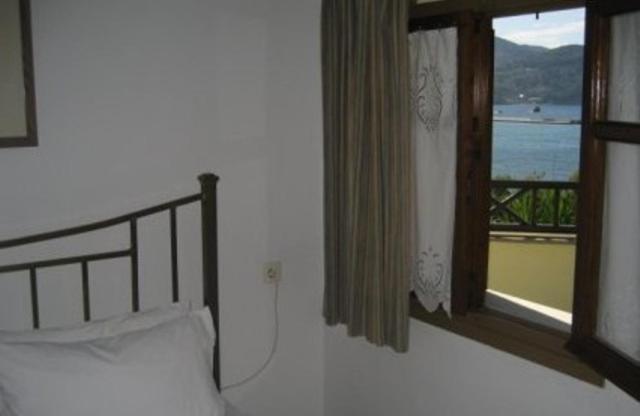 Pleoussa Studio And Apartments Skopelos Town Exterior photo