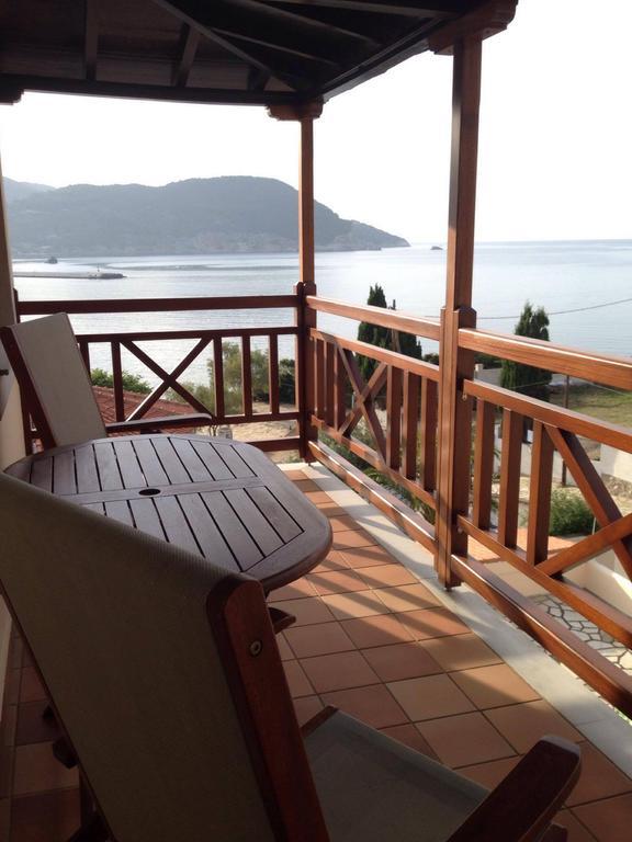 Pleoussa Studio And Apartments Skopelos Town Exterior photo