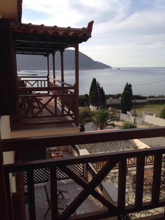 Pleoussa Studio And Apartments Skopelos Town Exterior photo