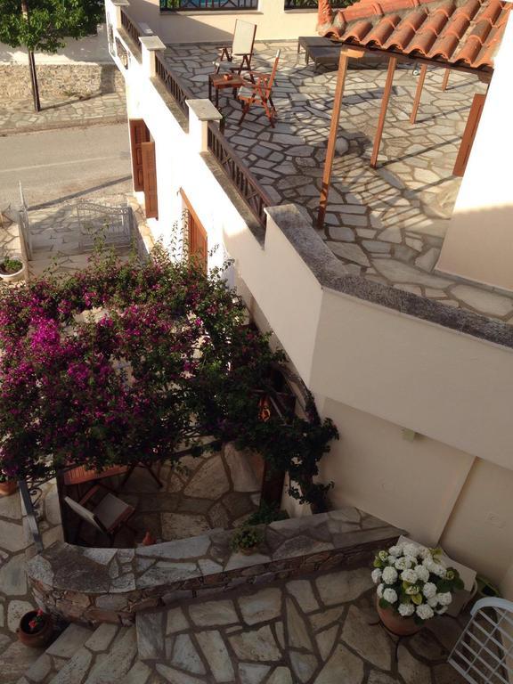 Pleoussa Studio And Apartments Skopelos Town Exterior photo
