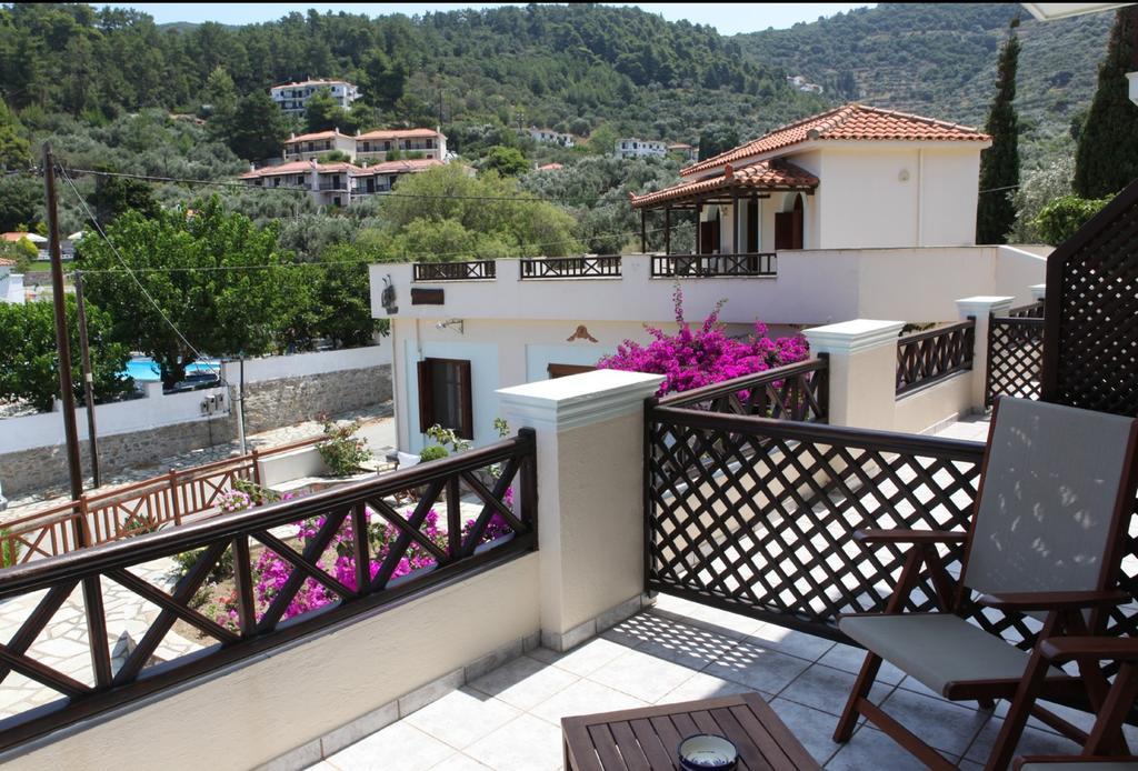 Pleoussa Studio And Apartments Skopelos Town Exterior photo