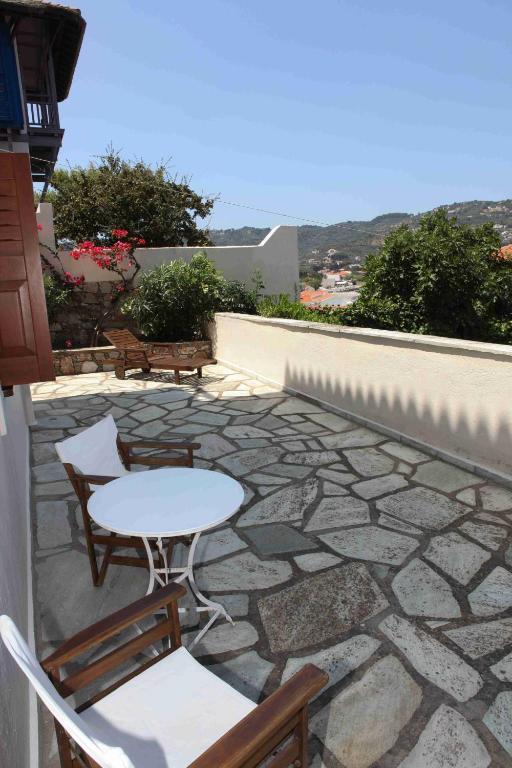 Pleoussa Studio And Apartments Skopelos Town Exterior photo