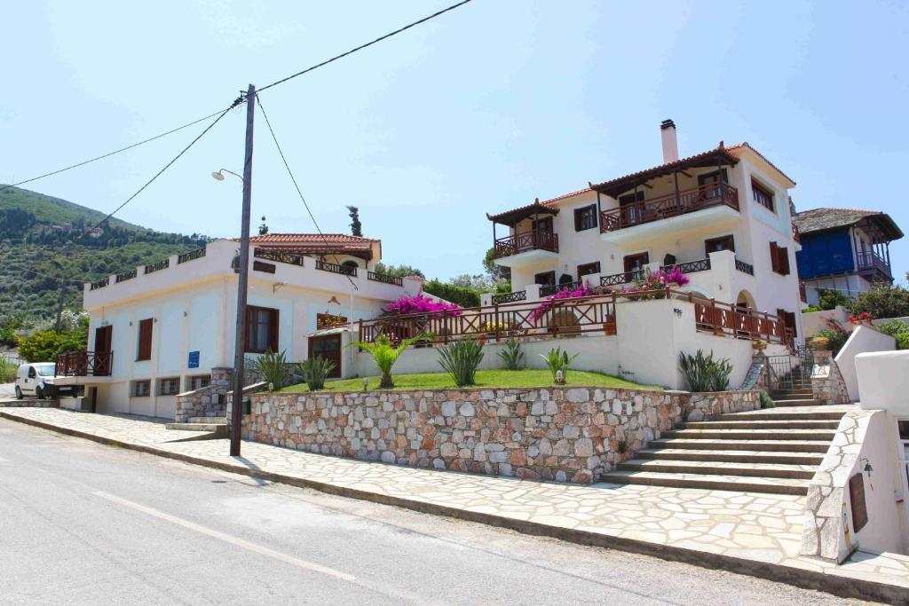 Pleoussa Studio And Apartments Skopelos Town Exterior photo